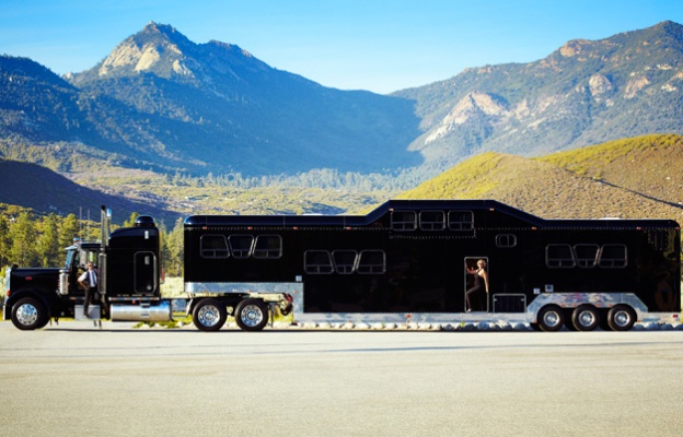 truk trailer terbesar dan termewah di dunia
